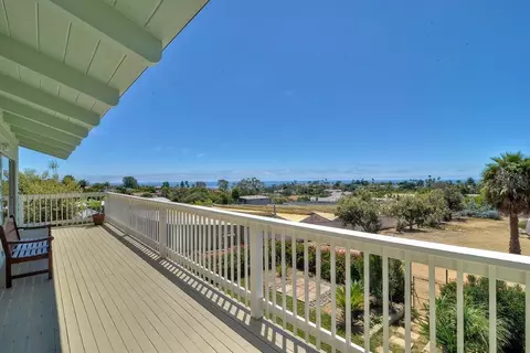 1890 Crest Dr, Encinitas, CA 92024 photo 1