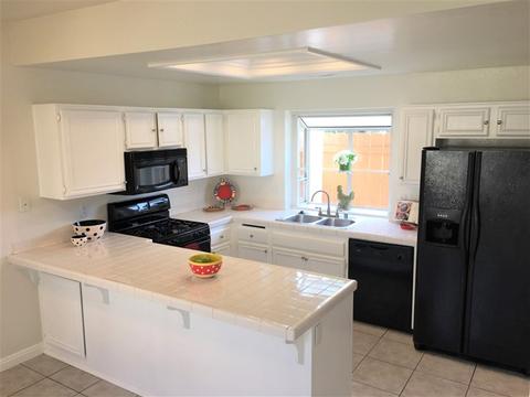 1334 Palomar Pl, Vista, CA 92084 photo 1