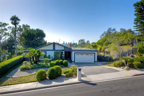 2065 Steiger Ln, Oceanside, CA 92056 photo 1