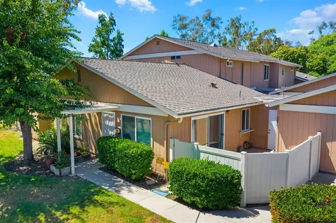 2021 Willowood Ln, Encinitas, CA 92024 photo 1
