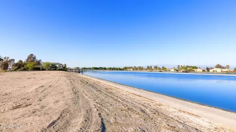 4536 Emerald Bay Dr, Arvin, CA 93203 photo 5