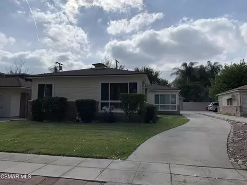 22044 Costanso St, Woodland Hills, CA 91364