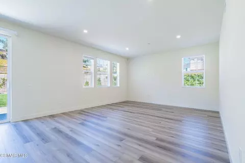 Living - 4683 Summit Ave, Simi Valley, CA 93063 photo 4 of 9