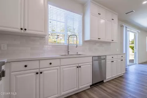Kitchen - 4683 Summit Ave, Simi Valley, CA 93063 photo 4 of 5