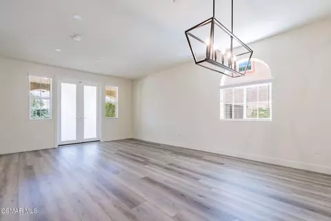 Living - 4683 Summit Ave, Simi Valley, CA 93063 photo 3 of 9