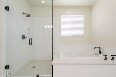 Bath - 4683 Summit Ave, Simi Valley, CA 93063 photo 4 of 12