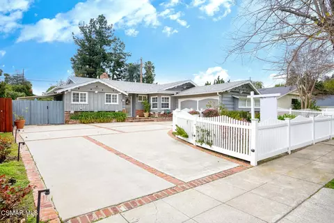 5742 Le Sage Ave, Woodland Hills, CA 91367