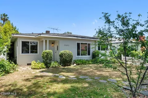 22051 Providencia St, Woodland Hills, CA 91364