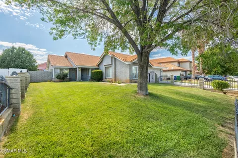 43661 22nd St E, Lancaster, CA 93535