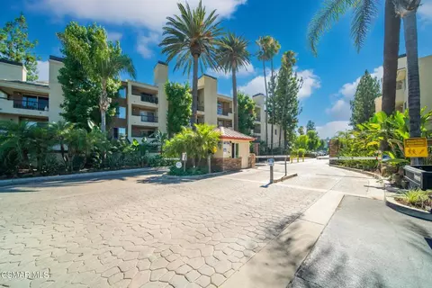 5565 Canoga Ave #104, Woodland Hills, CA 91367