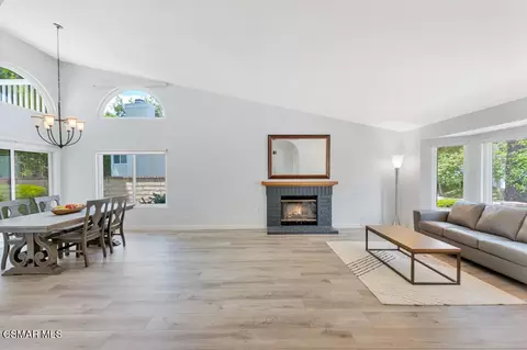 2702 Knightsbridge Ave, Thousand Oaks, CA 91362