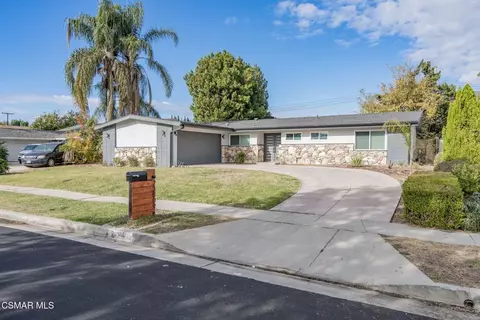 23809 Bessemer St, Woodland Hills, CA 91367