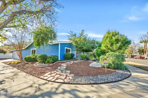 23500 Styles St, Woodland Hills, CA 91367
