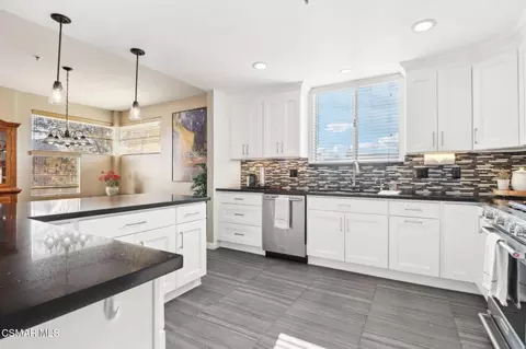 5350 White Oak Ave #308, Encino, CA 91316