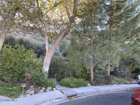 Shadow Valley Lane, Saugus, CA 91390 photo 15
