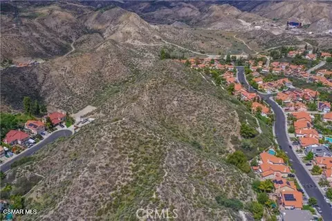 Shadow Valley Lane, Saugus, CA 91390 photo 3
