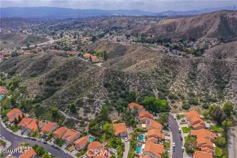 Shadow Valley Lane, Saugus, CA 91390 photo 11
