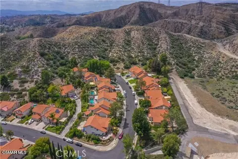 Shadow Valley Lane, Saugus, CA 91390 photo 9