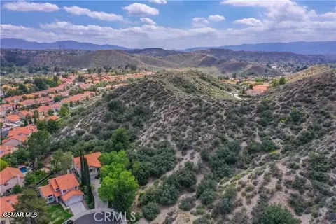 Shadow Valley Lane, Saugus, CA 91390 photo 10