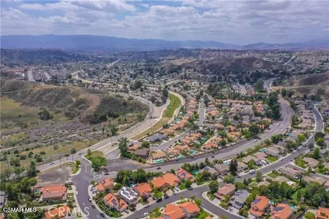 Shadow Valley Lane, Saugus, CA 91390 photo 8