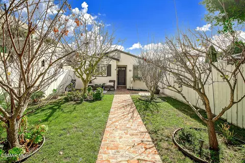 760 Rosecrans Ave, Manhattan Beach, CA 90266