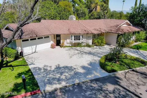 16833 Mooncrest Dr, Encino, CA 91436
