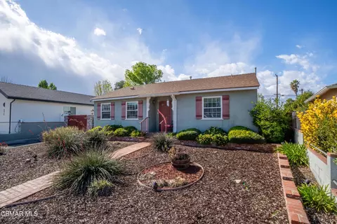 6445 Randi Ave, Woodland Hills, CA 91303