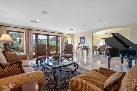 Living - 2065 E La Loma Ave, Somis, CA 93066 photo 2 of 4