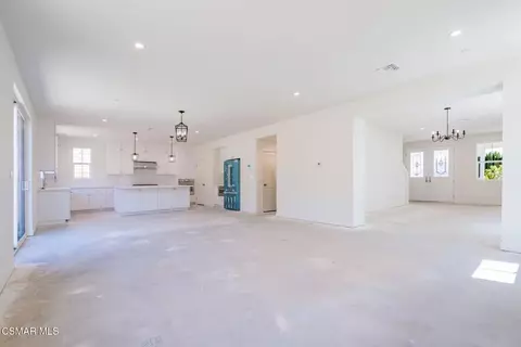 Living - 4687 Summit Ave, Simi Valley, CA 93063 photo 7 of 11