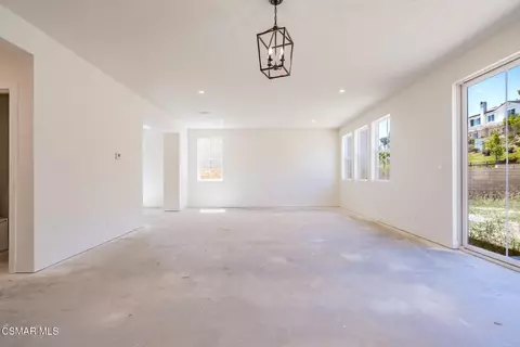 Living - 4687 Summit Ave, Simi Valley, CA 93063 photo 10 of 11