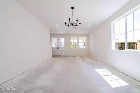 Living - 4687 Summit Ave, Simi Valley, CA 93063 photo 4 of 11