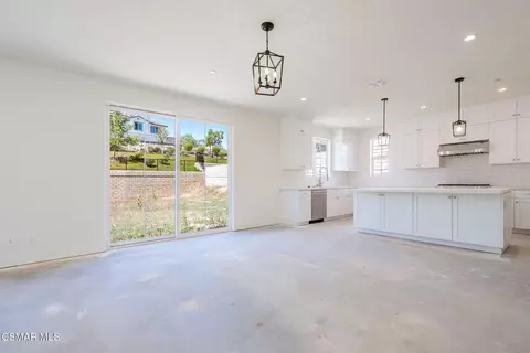 Living - 4687 Summit Ave, Simi Valley, CA 93063 photo 9 of 11
