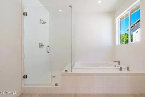 Bath - 4687 Summit Ave, Simi Valley, CA 93063 photo 4 of 10