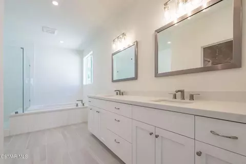 Bath - 4687 Summit Ave, Simi Valley, CA 93063 photo 2 of 10