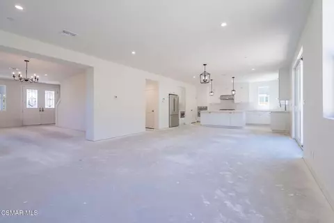 Living - 4699 Summit Ave, Simi Valley, CA 93063 photo 10 of 12