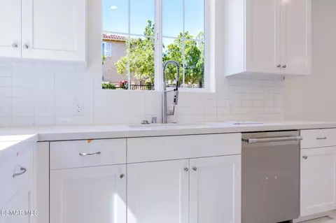 Kitchen - 4699 Summit Ave, Simi Valley, CA 93063 photo 5 of 6