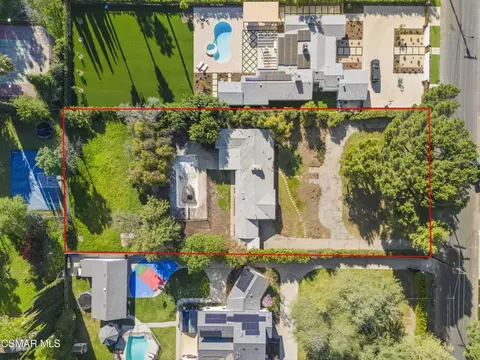 23110 Erwin St, Woodland Hills, CA 91367