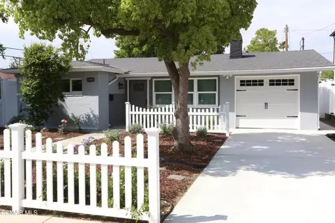21935 Ybarra Rd, Woodland Hills, CA 91364