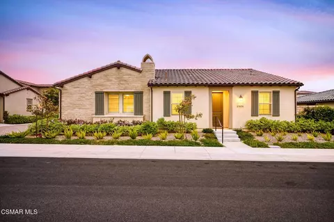 2424 Quartsite Dr, Camarillo, CA 93012