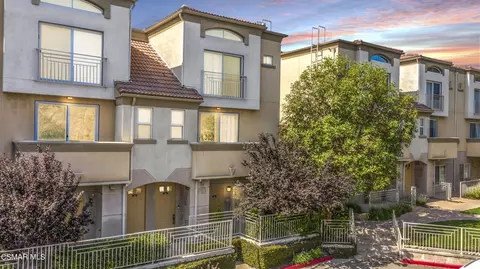 5200 Premiere Hills Cir #127, Woodland Hills, CA 91364