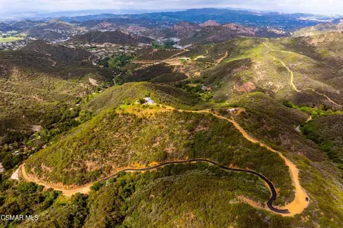 102 W Carlisle Rd, Westlake Village, CA 91361