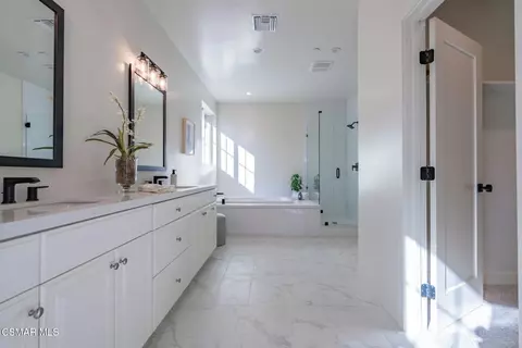 Bath - 4679 Summit Ave, Simi Valley, CA 93063 photo 3 of 11
