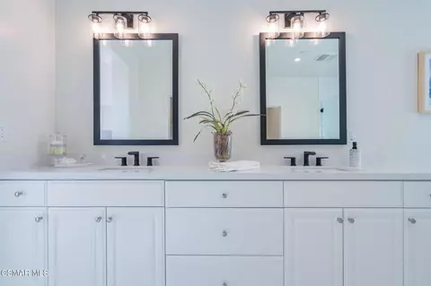Bath - 4679 Summit Ave, Simi Valley, CA 93063 photo 4 of 11