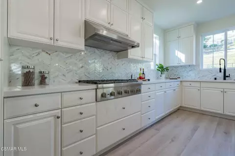 Kitchen - 4679 Summit Ave, Simi Valley, CA 93063 photo 6 of 8
