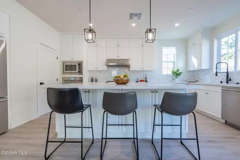 Kitchen - 4679 Summit Ave, Simi Valley, CA 93063 photo 4 of 8