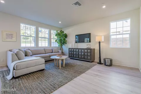 Living - 4679 Summit Ave, Simi Valley, CA 93063 photo 1 of 3