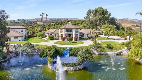 8445 Roseland Ave, Moorpark, CA 93021