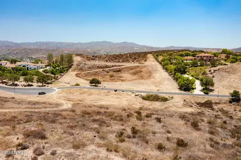 70 Presidential Dr, Simi Valley, CA 93065