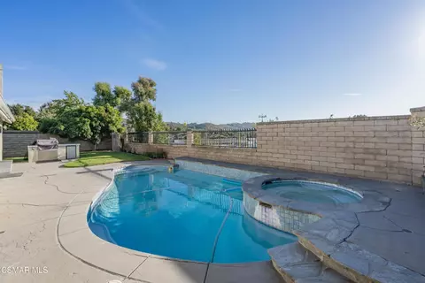 4175 Shady Point Dr, Moorpark, CA 93021