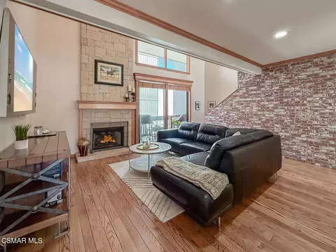 16030 Moorpark St #10, Encino, CA 91436